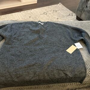 JustFab Women's Gray Crew Neck Sweater